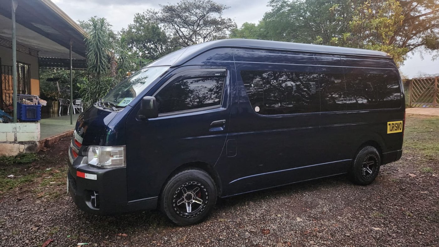 Jacó Transport sprinter & touring vans